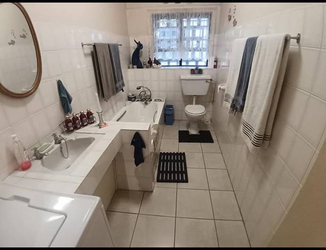 3 BEDROOM APARTMENT FOR SALE IN UVONGO BEACH